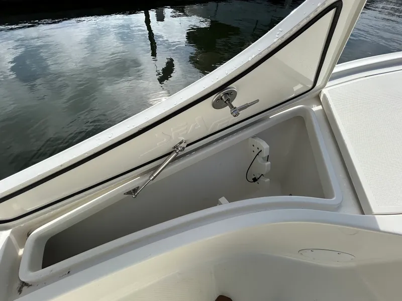 Slide: The Image of SeaVee 270Z 2017 - 16