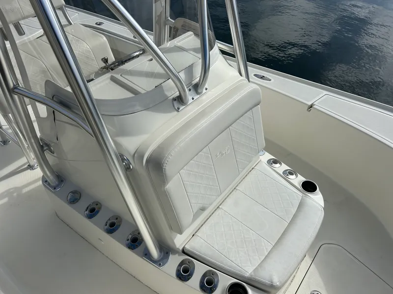 Slide: The Image of SeaVee 270Z 2017 - 23