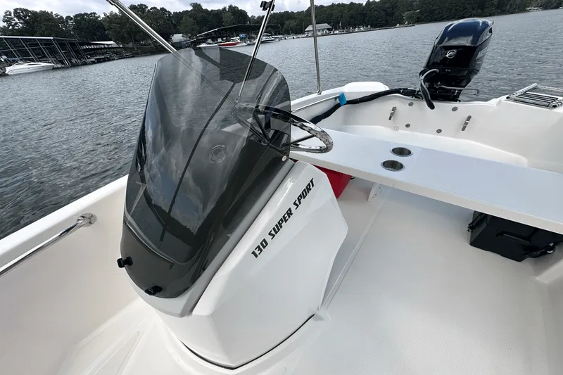 Slide: The Image of Boston Whaler 130 Super Sport 2026 - 11