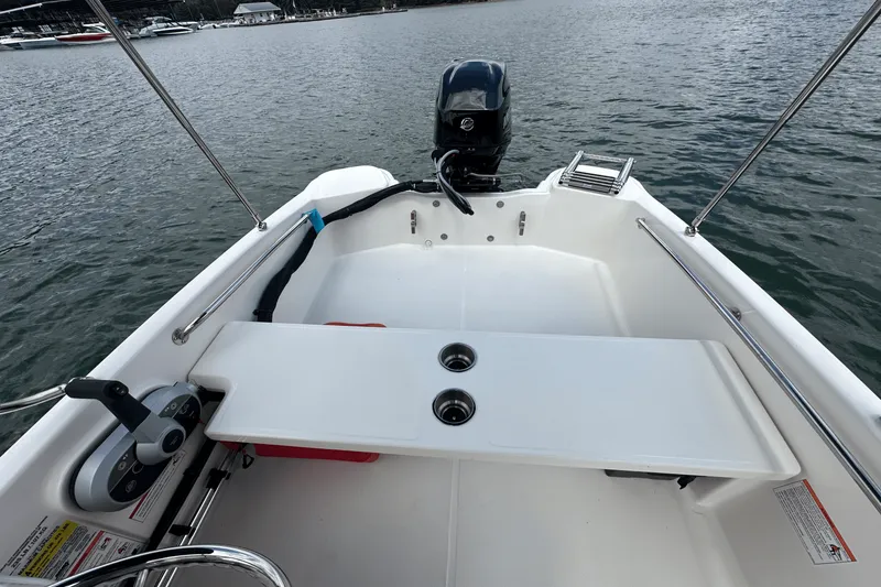 Slide: The Image of Boston Whaler 130 Super Sport 2026 - 14