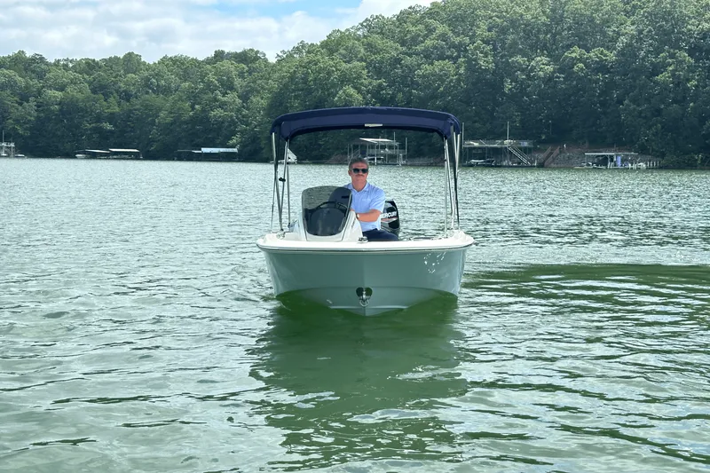 Slide: The Image of Boston Whaler 130 Super Sport 2026 - 3