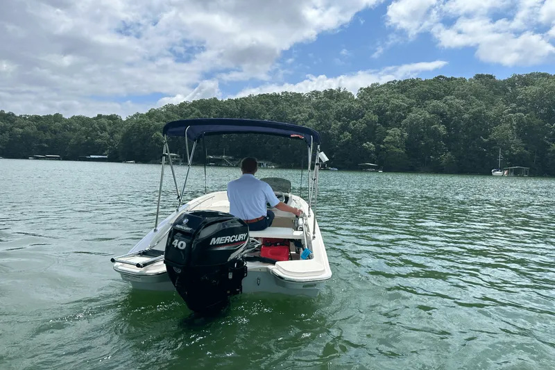 Slide: The Image of Boston Whaler 130 Super Sport 2026 - 8