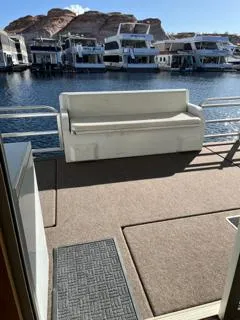 Slide: The Image of Custom 2005 boat The Entourage Shares 20 & 35 with spacious seating area. - 31