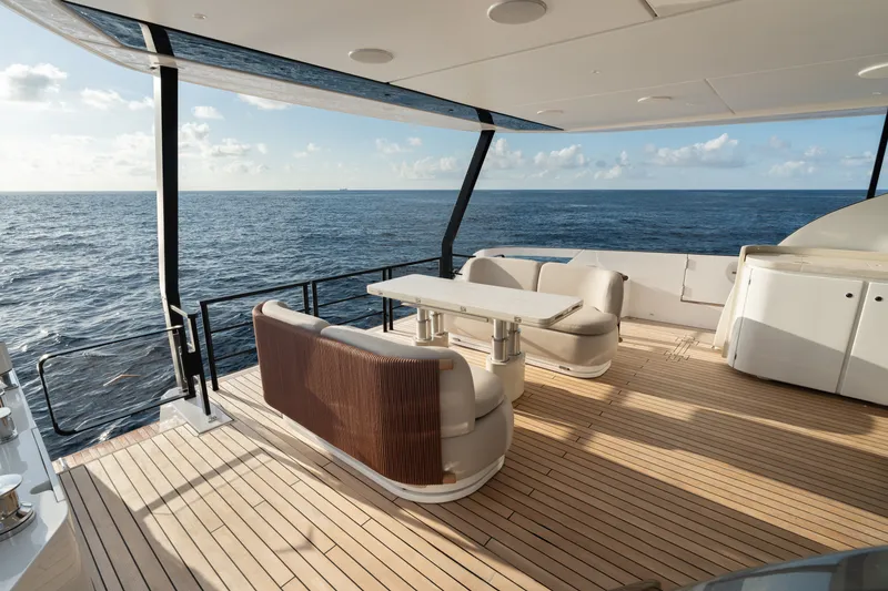 Slide: The Image of Azimut Fly 82 2027 - 39