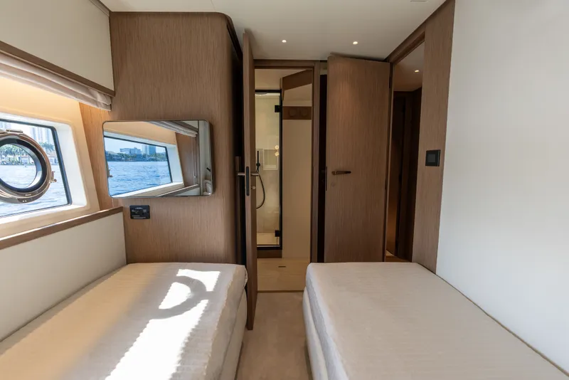 Slide: The Image of Azimut Fly 82 2027 - 69