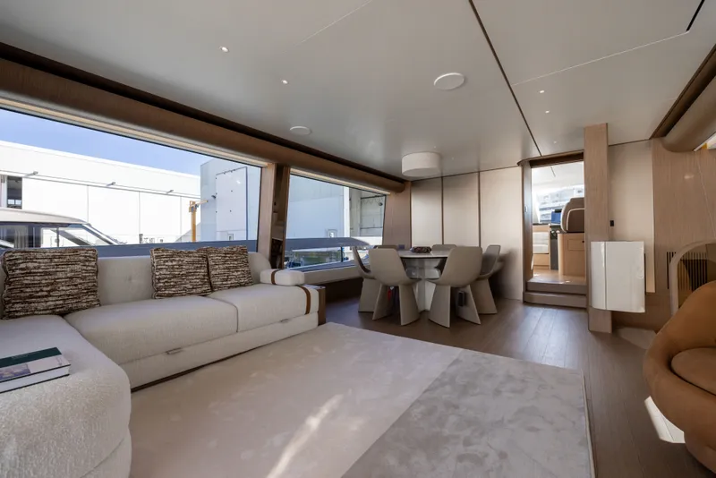 Slide: The Image of Azimut Fly 82 2027 - 21