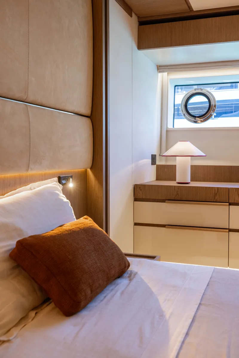 Slide: The Image of Azimut Fly 82 2027 - 26