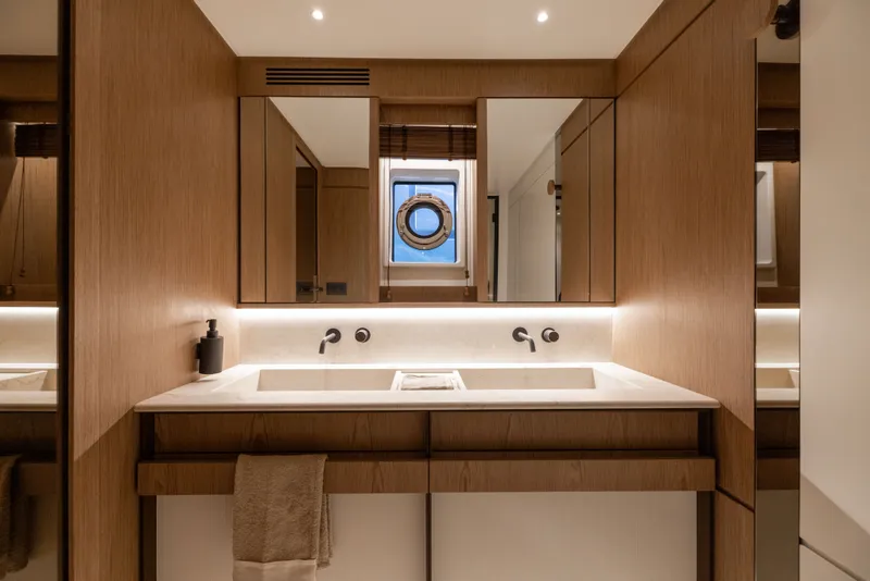Slide: The Image of Azimut Fly 82 2027 - 30