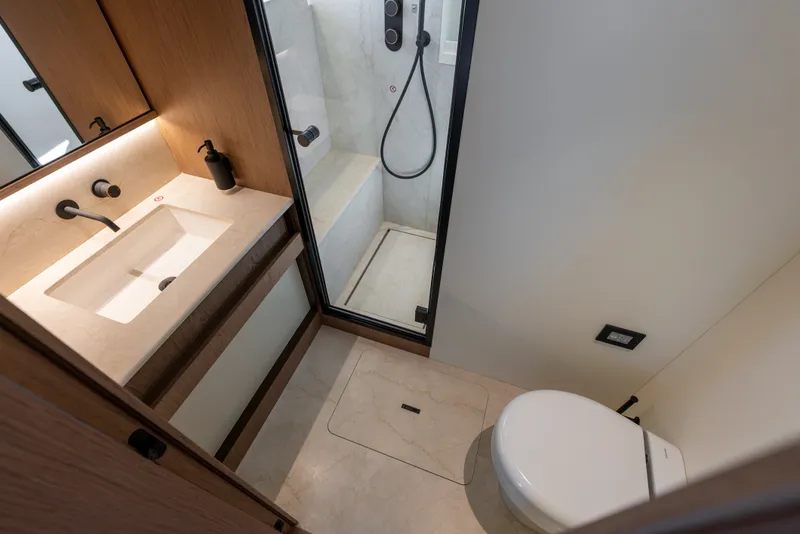 Slide: The Image of Azimut Fly 82 2027 - 70