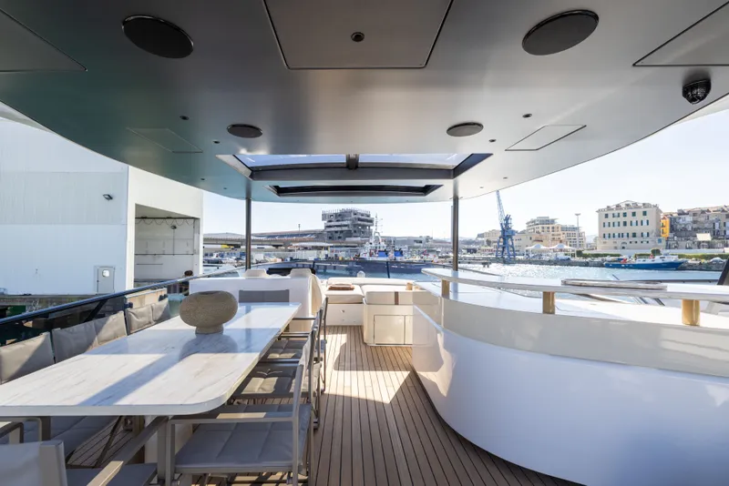 Slide: The Image of Azimut Fly 82 2027 - 8