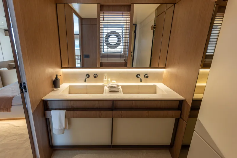 Slide: The Image of Azimut Fly 82 2027 - 65