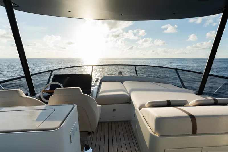 Slide: The Image of Azimut Fly 82 2027 - 18