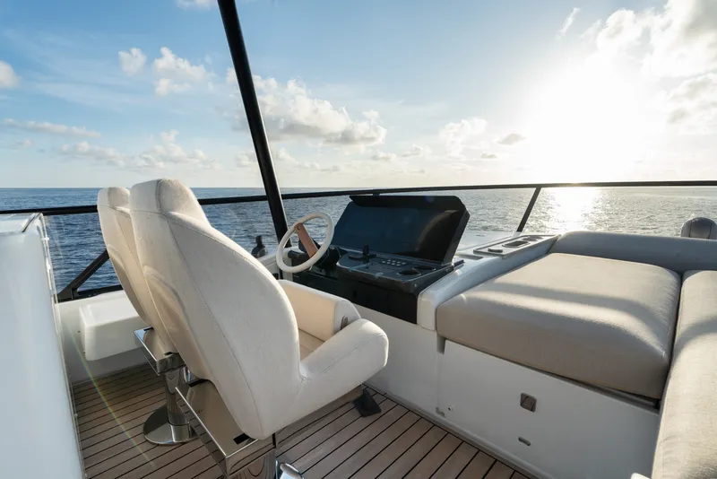Slide: The Image of Azimut Fly 82 2027 - 21