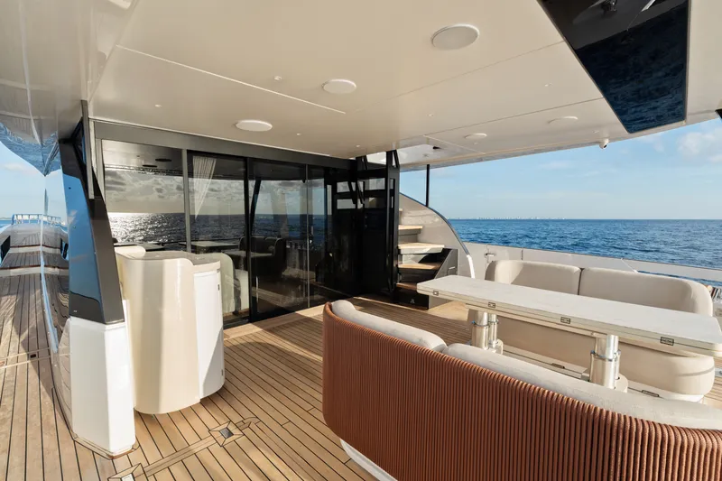 Slide: The Image of Azimut Fly 82 2027 - 42