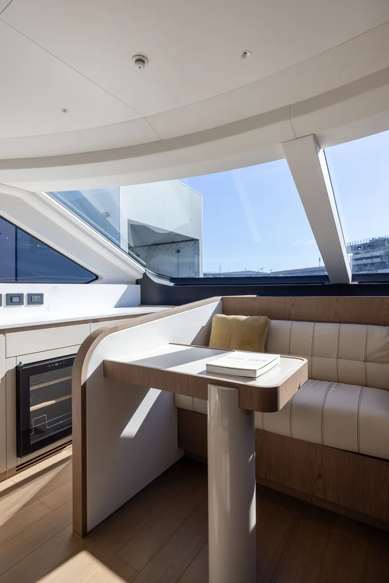 Slide: The Image of Azimut Fly 82 2027 - 16