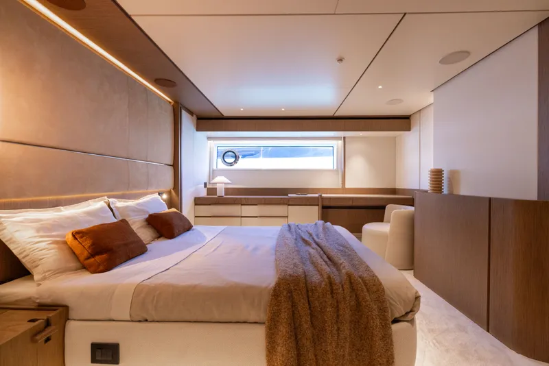 Slide: The Image of Azimut Fly 82 2027 - 25