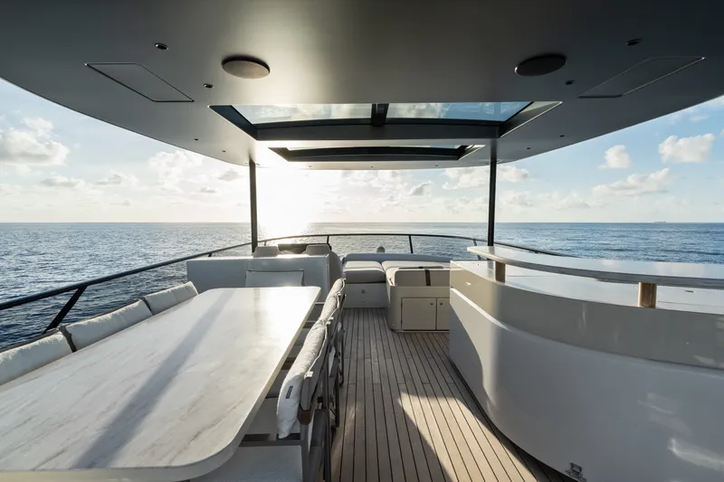 Slide: The Image of Azimut Fly 82 2027 - 20