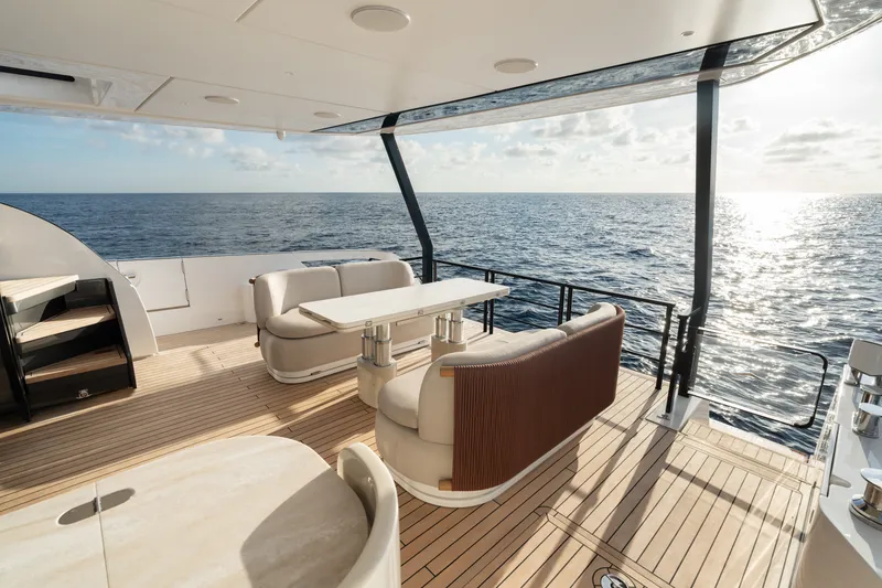 Slide: The Image of Azimut Fly 82 2027 - 40