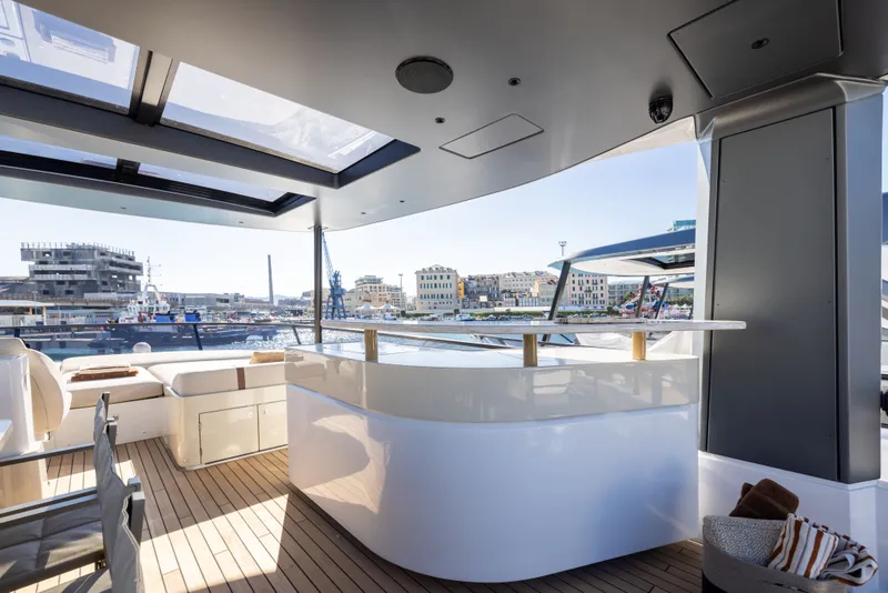 Slide: The Image of Azimut Fly 82 2027 - 9