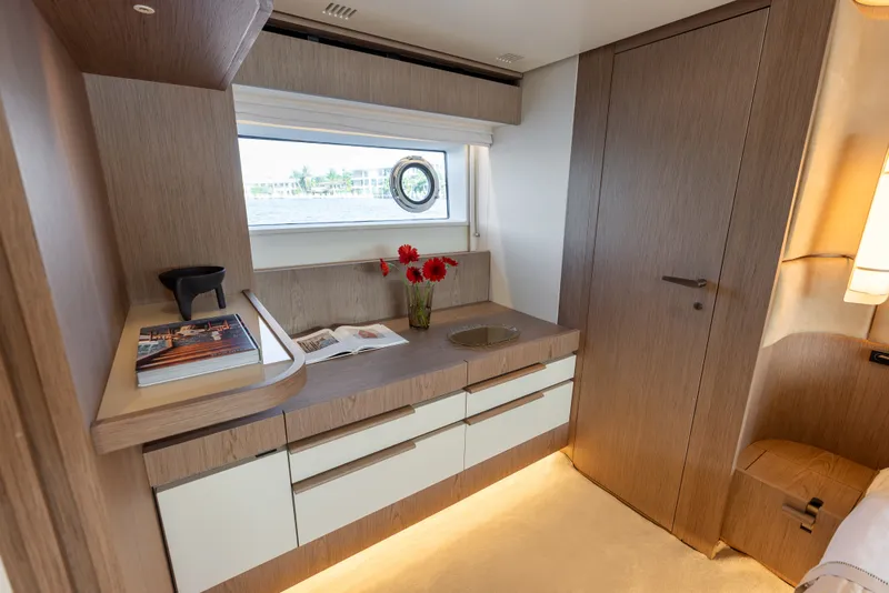 Slide: The Image of Azimut Fly 82 2027 - 62