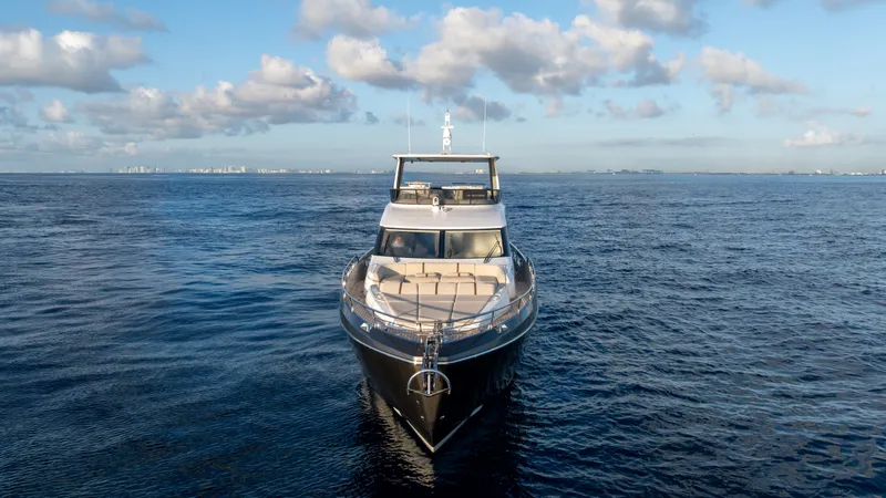 Slide: The Image of Azimut Fly 82 2027 - 7