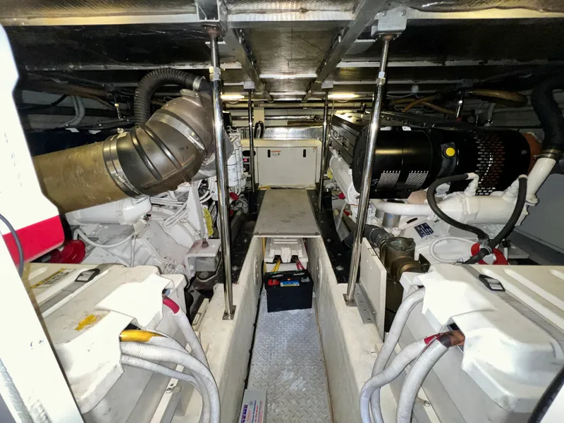 Slide: The Image of Carver Yachts 560 Voyager Skylounge 2005 - 52