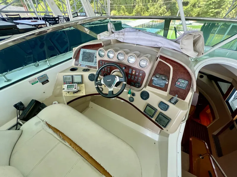Slide: The Image of Carver Yachts 560 Voyager Skylounge 2005 - 37