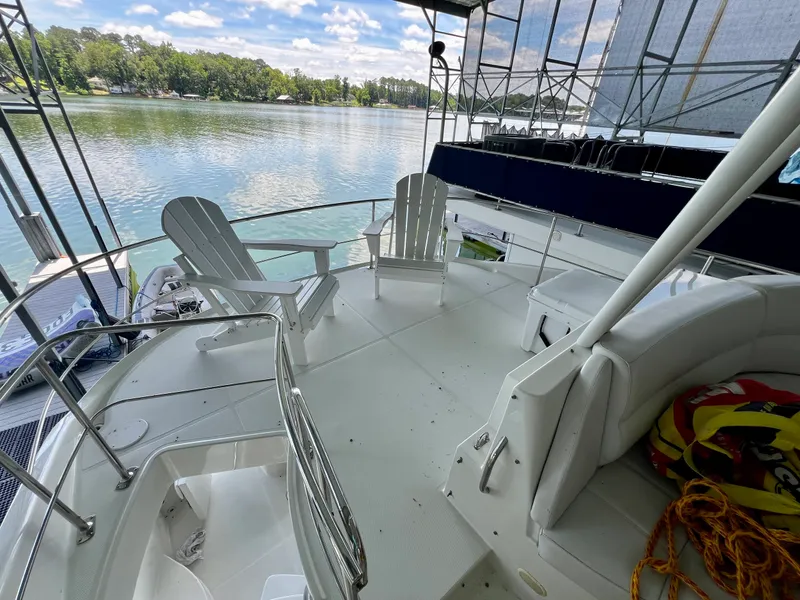 Slide: The Image of Carver Yachts 560 Voyager Skylounge 2005 - 42