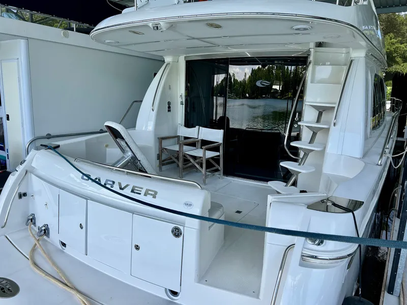 Slide: The Image of Carver Yachts 560 Voyager Skylounge 2005 - 49