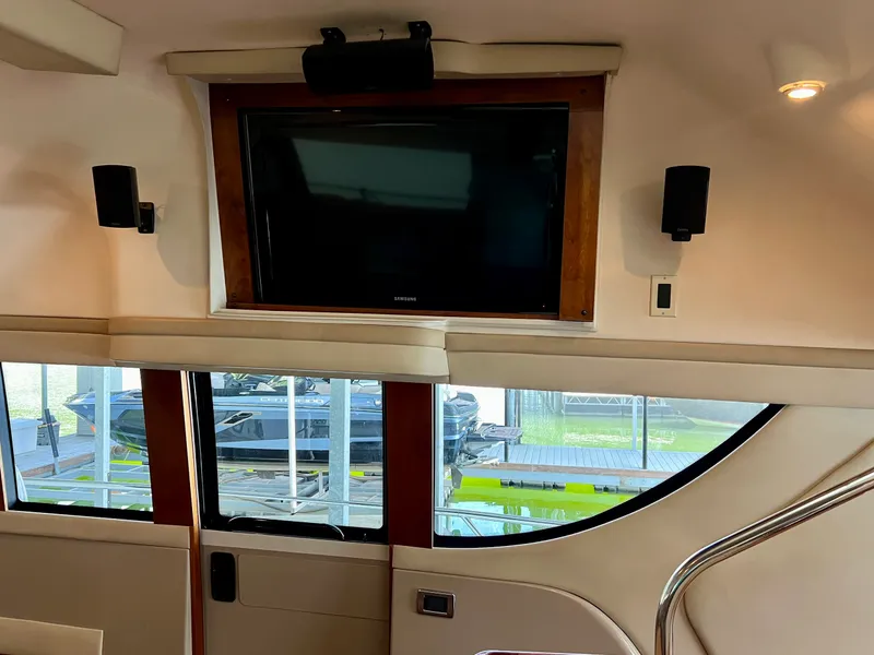 Slide: The Image of Carver Yachts 560 Voyager Skylounge 2005 - 16