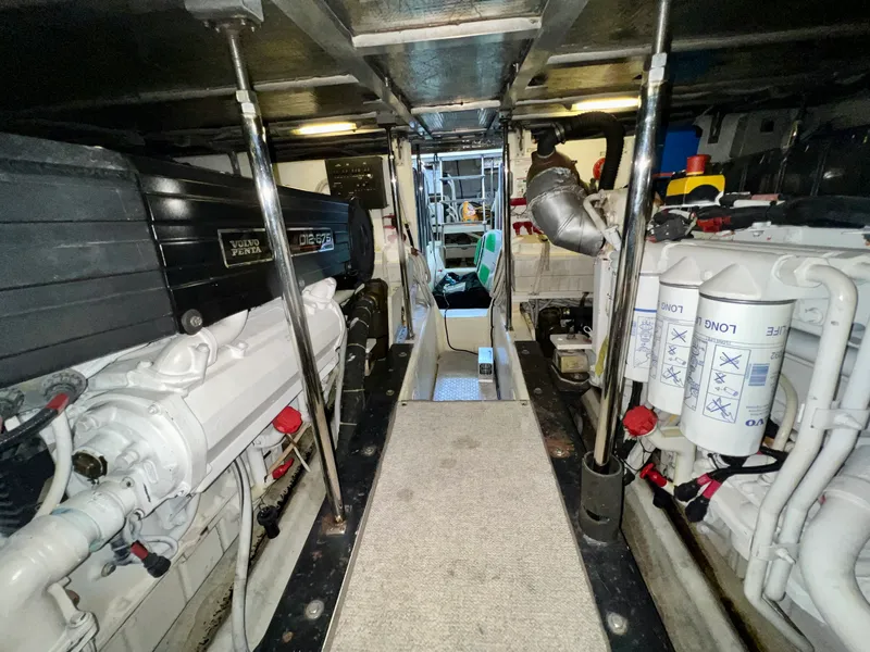Slide: The Image of Carver Yachts 560 Voyager Skylounge 2005 - 56