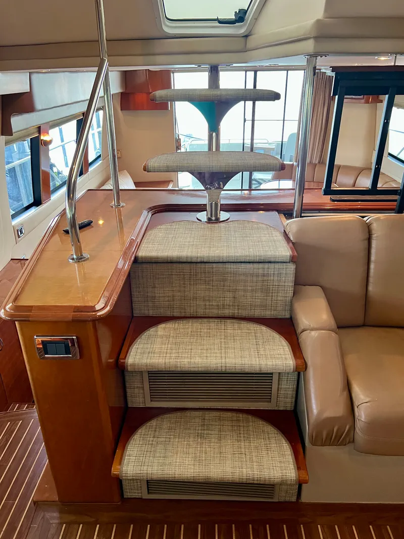 Slide: The Image of Carver Yachts 560 Voyager Skylounge 2005 - 17