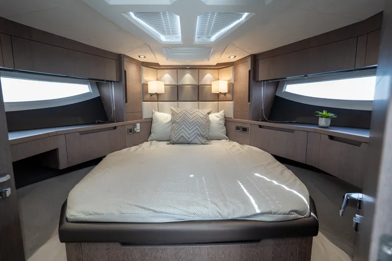 Slide: The Image of Galeon 510 SKY 2022 - 24