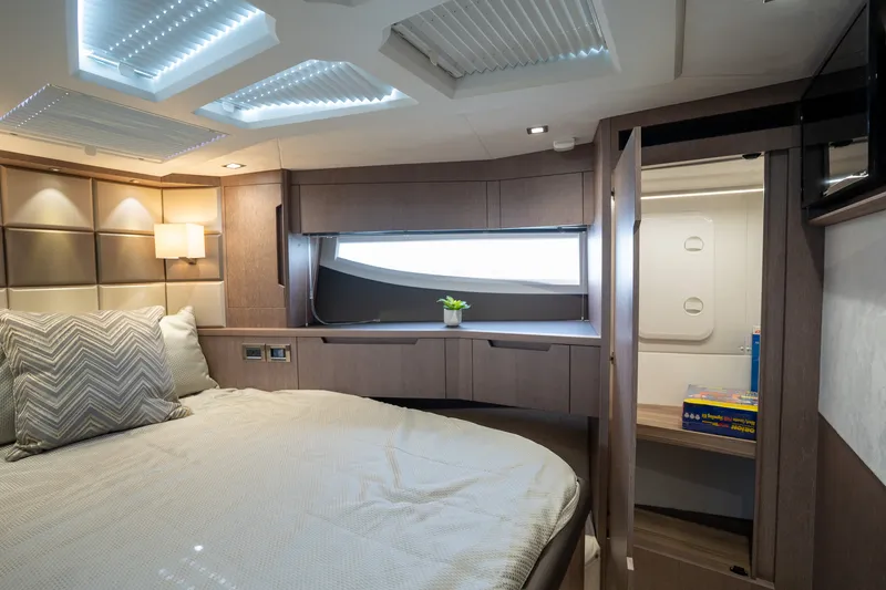 Slide: The Image of Galeon 510 SKY 2022 - 29