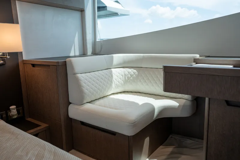 Slide: The Image of Galeon 510 SKY 2022 - 18