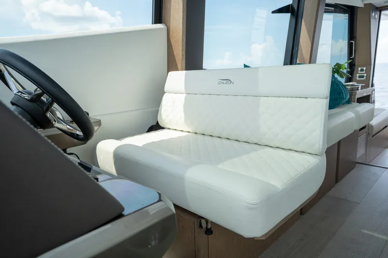 Slide: The Image of Galeon 510 SKY 2022 - 45