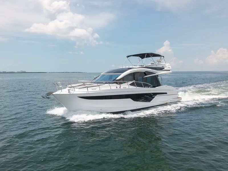 Slide: The Image of Galeon 510 SKY 2022 - 14
