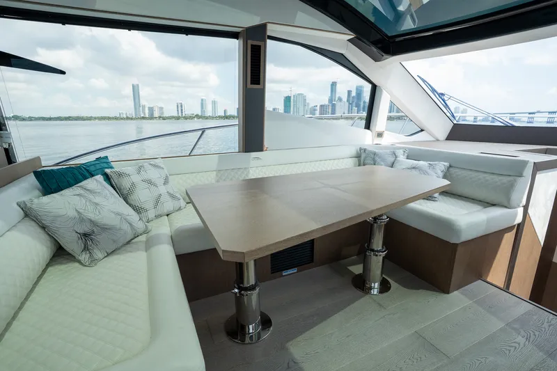 Slide: The Image of Galeon 510 SKY 2022 - 44