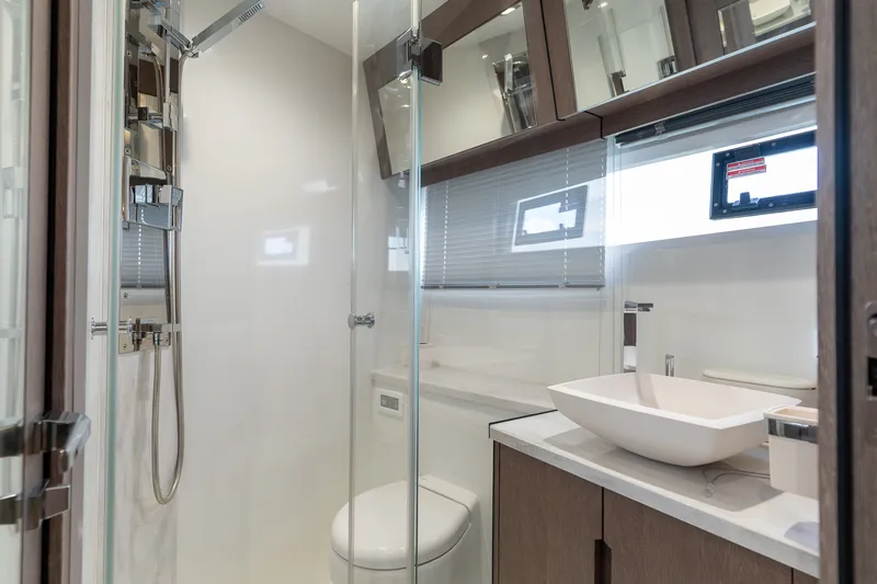 Slide: The Image of Galeon 510 SKY 2022 - 26