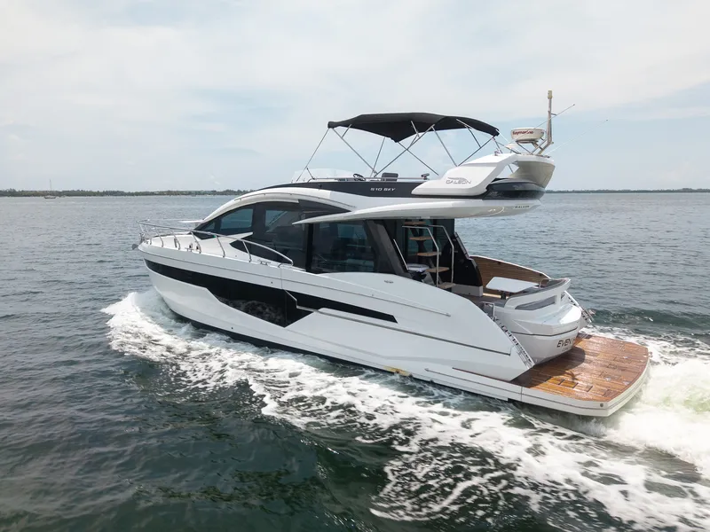 Slide: The Image of Galeon 510 SKY 2022 - 13