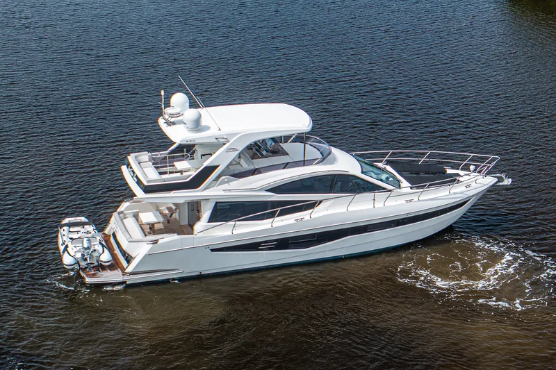 Slide: The Image of Galeon 550 Fly 2022 - 4