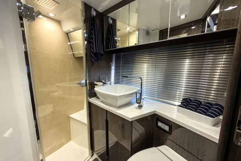 Slide: The Image of Galeon 550 Fly 2022 - 37
