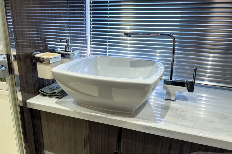 Slide: The Image of Galeon 550 Fly 2022 - 60