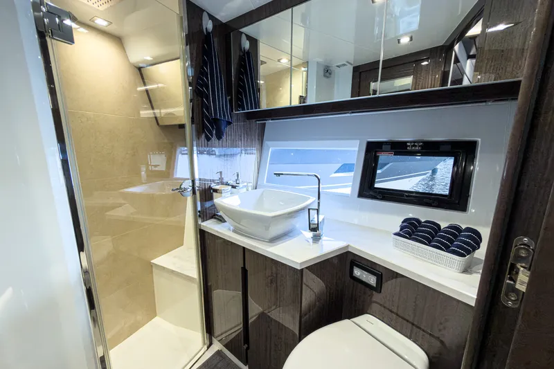 Slide: The Image of Galeon 550 Fly 2022 - 38