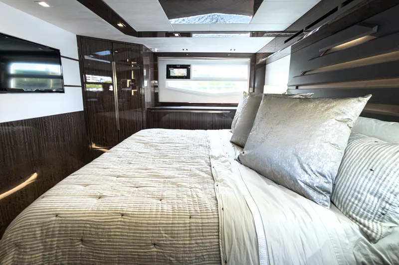 Slide: The Image of Galeon 550 Fly 2022 - 57