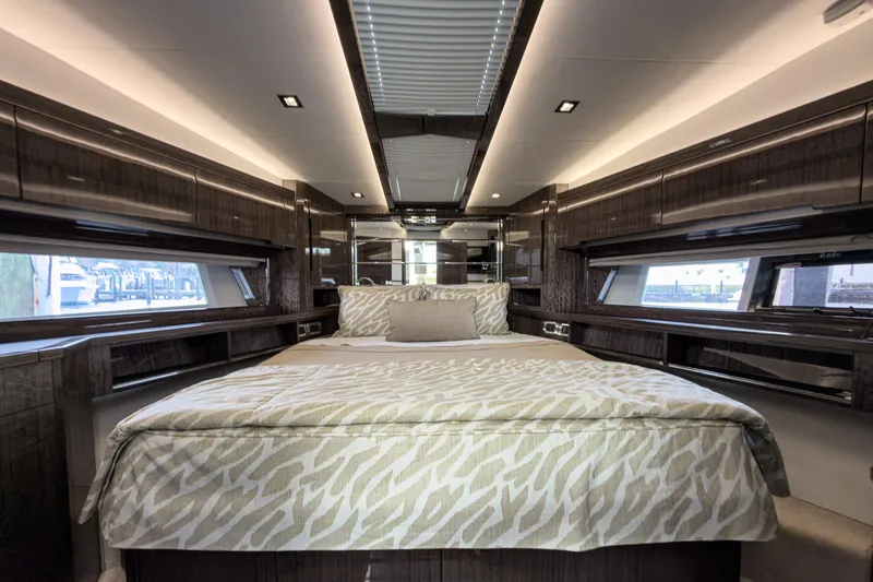 Slide: The Image of Galeon 550 Fly 2022 - 31