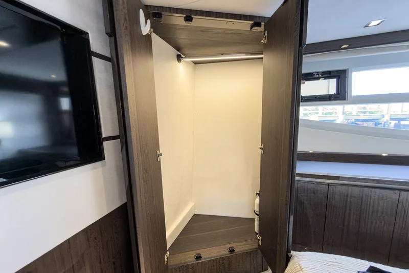 Slide: The Image of Galeon 550 Fly 2022 - 54