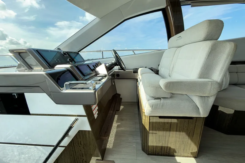 Slide: The Image of Galeon 550 Fly 2022 - 24