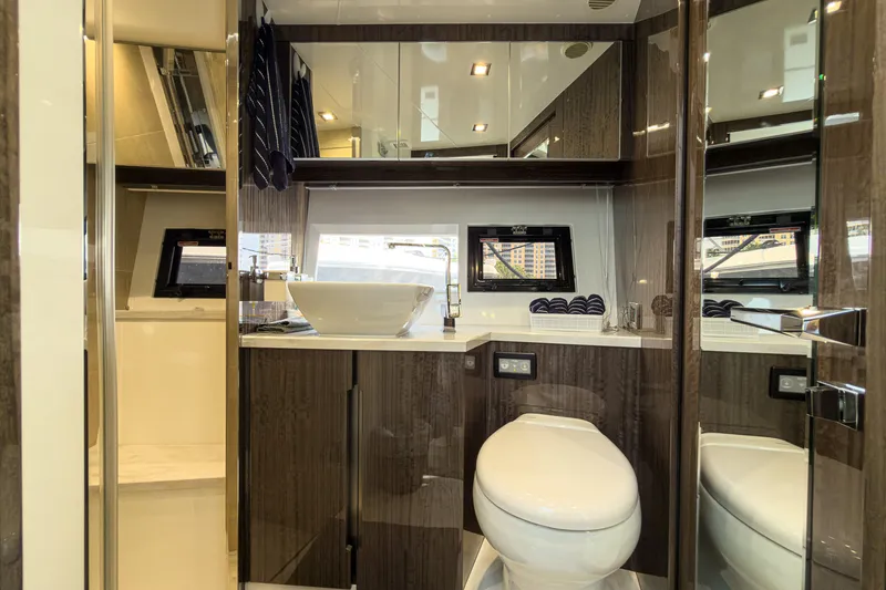 Slide: The Image of Galeon 550 Fly 2022 - 44