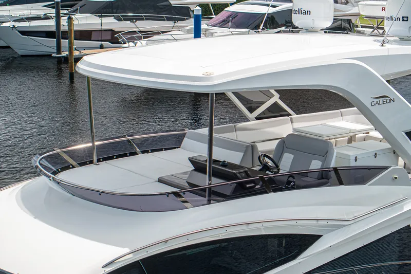 Slide: The Image of Galeon 550 Fly 2022 - 71